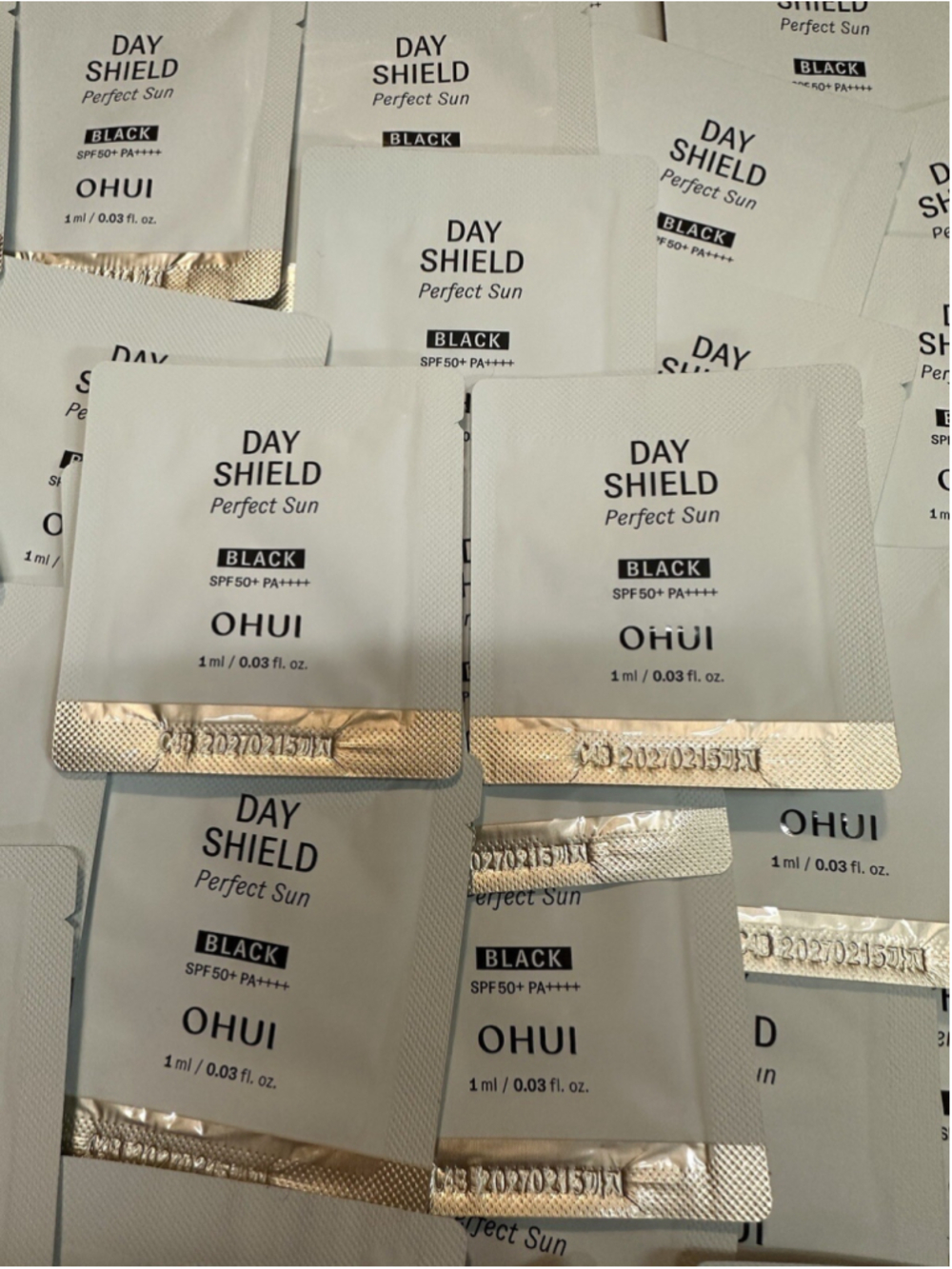 O HUI Day Shield Perfect Sun BLACK 1ml x 40pcs SPF50+ PA++++ OHUI